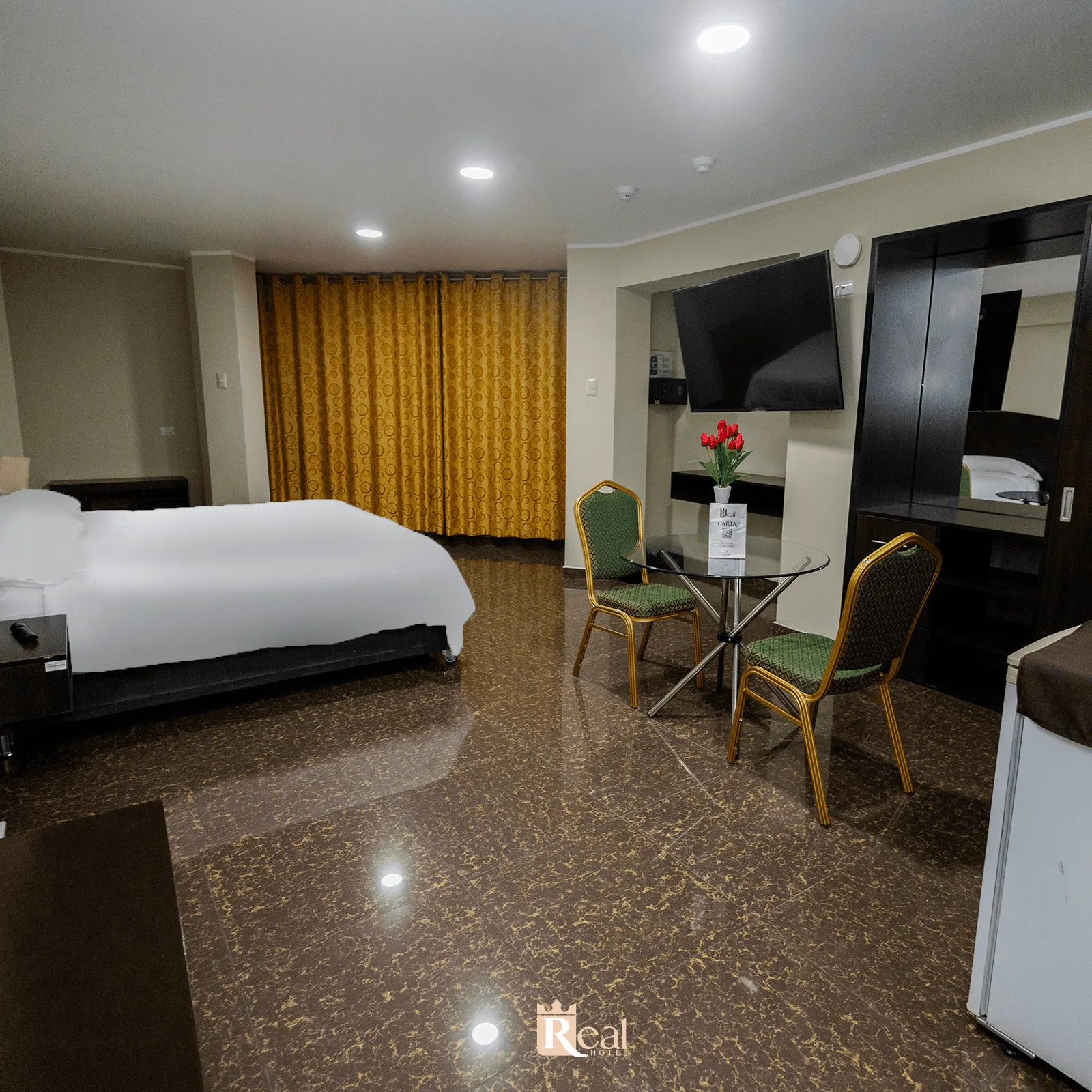 REAL HOTEL